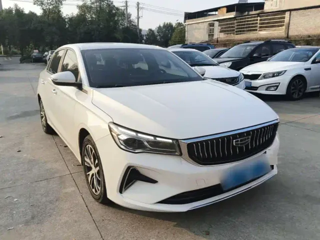 Geely Emgrand — Фото автомобиля 3