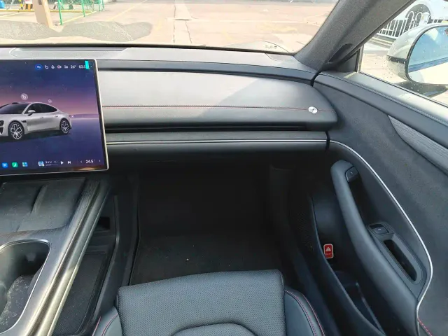 Xiaomi SU7 — Фото автомобиля 14