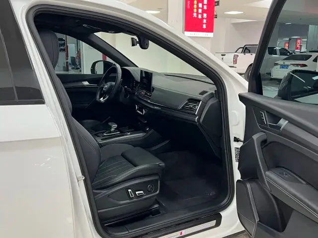 Audi Q5L — Фото автомобиля 11