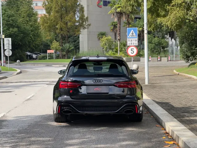 Audi RS 6 — Фото автомобиля 4
