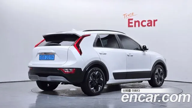 Kia Niro — Фото автомобиля 2