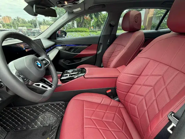BMW i5 — Фото автомобиля 10