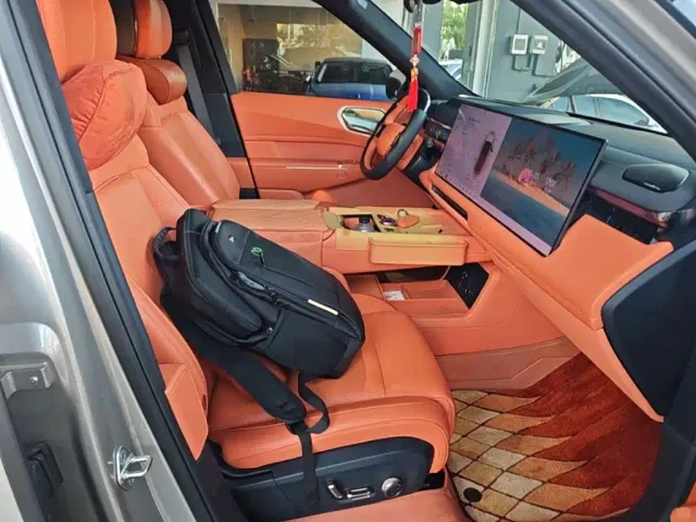 Lynk & Co 900 — Фото автомобиля 24