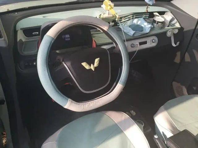 Wuling Hongguang Mini EV — Фото автомобиля 12