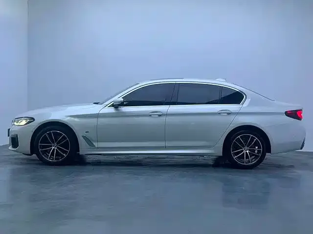 BMW 5 Series — Фото автомобиля 7