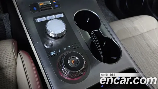 Genesis GV70 — Фото автомобиля 9