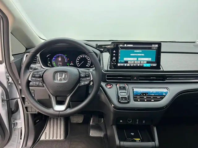 Honda Elysion — Фото автомобиля 17