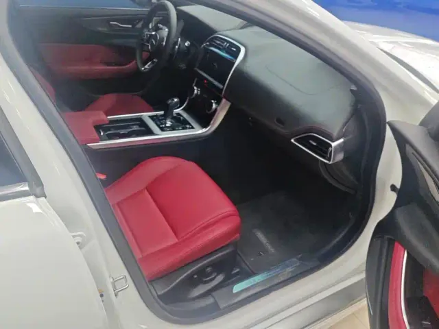 Jaguar XEL — Фото автомобиля 8