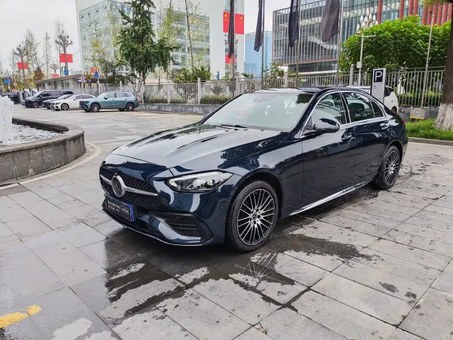 Фотография автомобиля — Mercedes-Benz C-Class