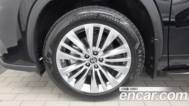 Toyota Highlander — Фото автомобиля 4