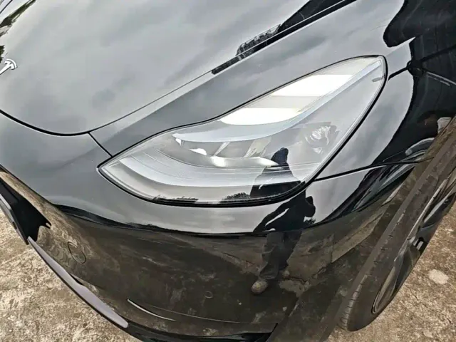 Tesla Model Y — Фото автомобиля 23