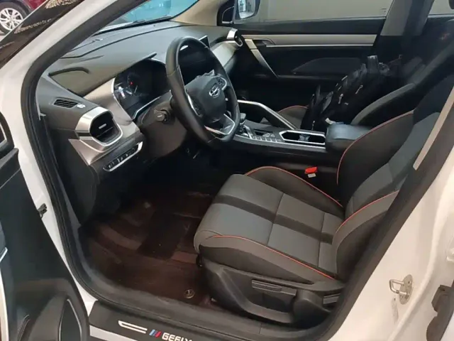 Geely Binyue — Фото автомобиля 14