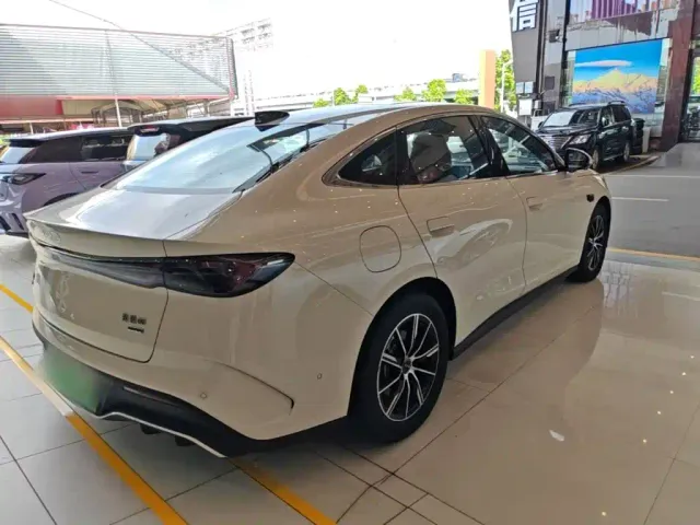 BYD Seal 06 — Фото автомобиля 6