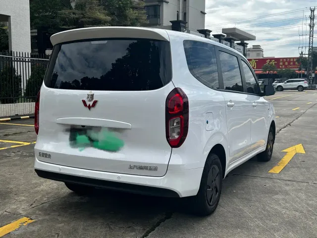 Wuling Hongguang — Фото автомобиля 6