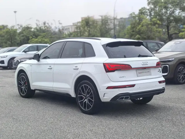 Audi Q5L — Фото автомобиля 5