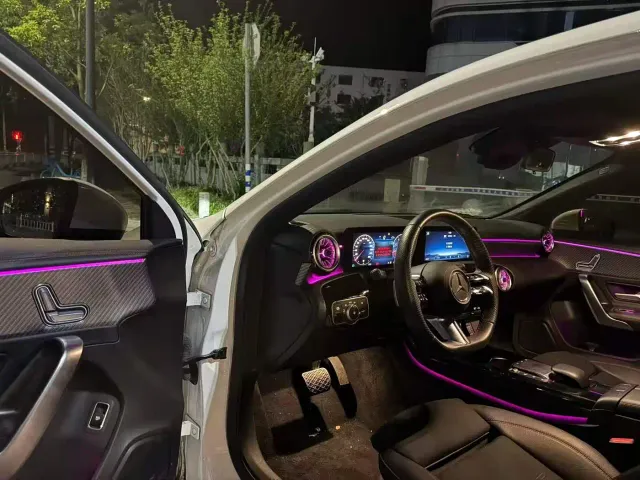 Mercedes-Benz Mercedes-Benz A-Class 2023 A 200 L Fashion — Фото автомобиля 4