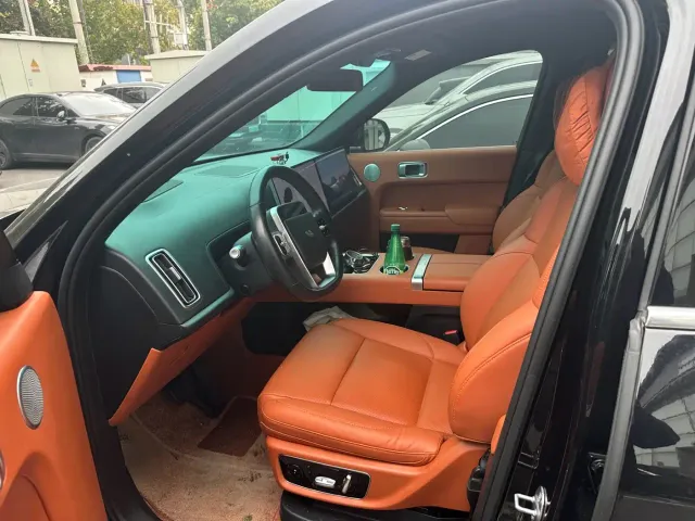 Li Auto L8 — Фото автомобиля 3