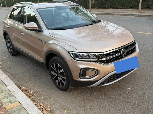 Volkswagen T-Roc — Фото автомобиля 3