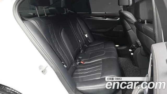 BMW 5-Series 5 серия (G30) 530i xDrive M Sport — Фото автомобиля 12