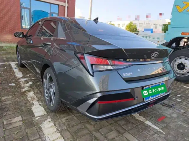 Hyundai Elantra — Фото автомобиля 4