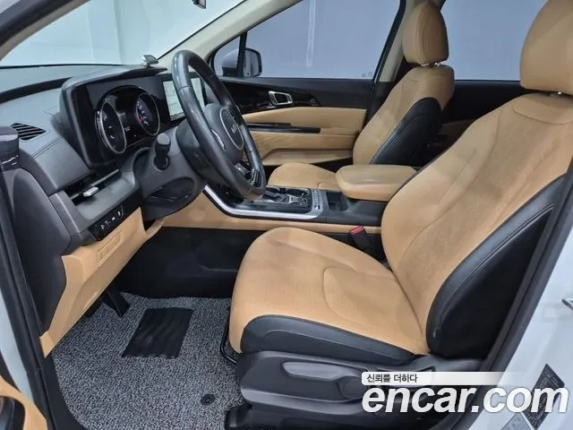 Kia Carnival Generation 4 — Фото автомобиля 14
