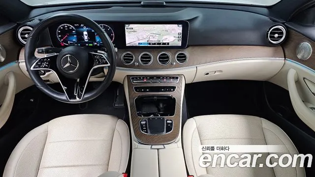 Mercedes-Benz E-Class — Фото автомобиля 7