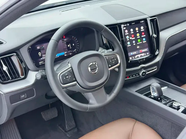 Volvo XC60 — Фото автомобиля 7