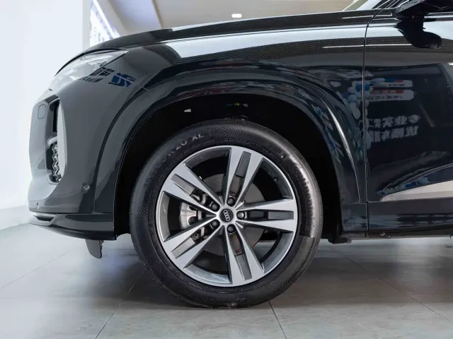 Audi Q6 — Фото автомобиля 9