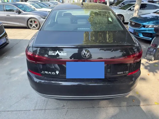 Volkswagen Passat — Фото автомобиля 8