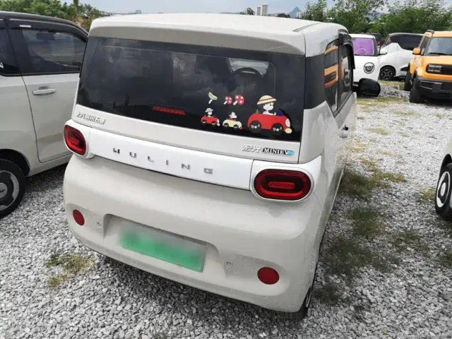 Wuling Hongguang Mini EV — Фото автомобиля 6