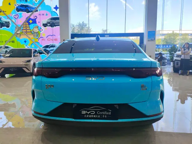BYD Qin L — Фото автомобиля 6