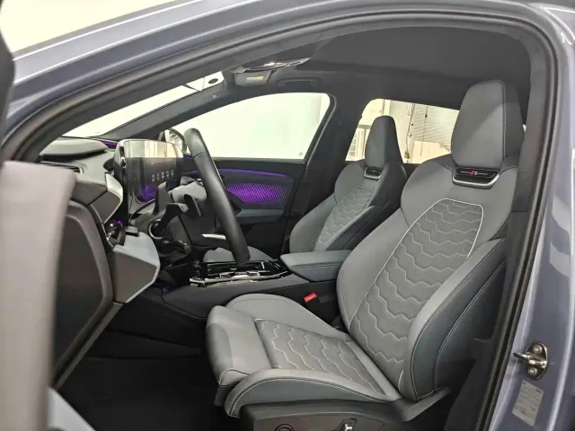 Audi Q6L e-tron — Фото автомобиля 11