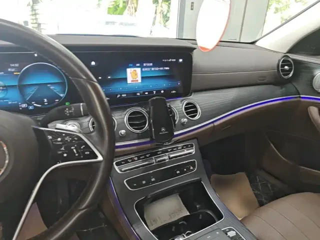 Mercedes-Benz E-Class — Фото автомобиля 9