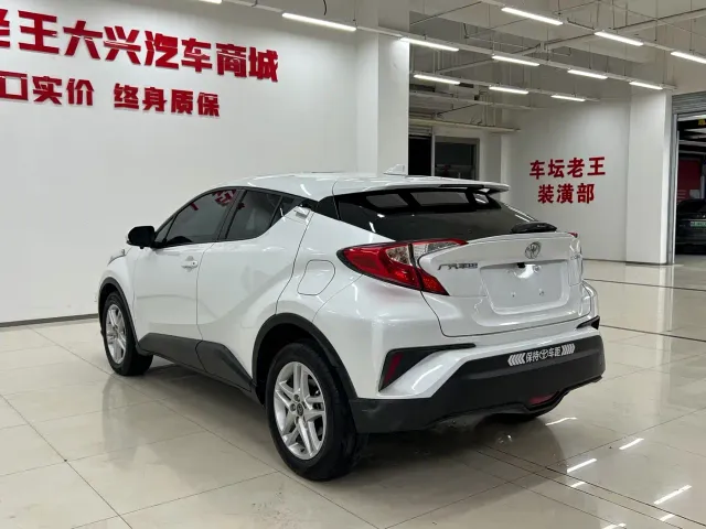 Toyota C-HR — Фото автомобиля 15