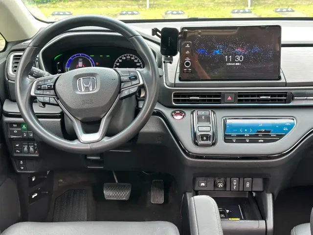 Honda Elysion — Фото автомобиля 11
