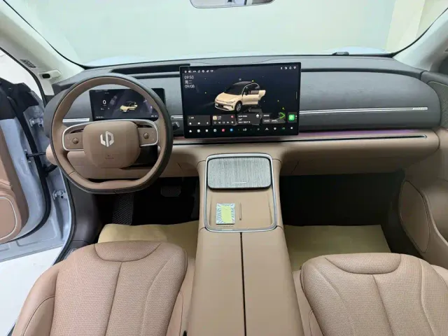 Leapmotor C11 — Фото автомобиля 12
