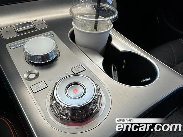 Genesis GV70 — Фото автомобиля 18