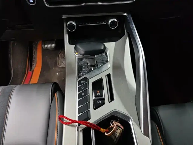 Geely Binyue — Фото автомобиля 13