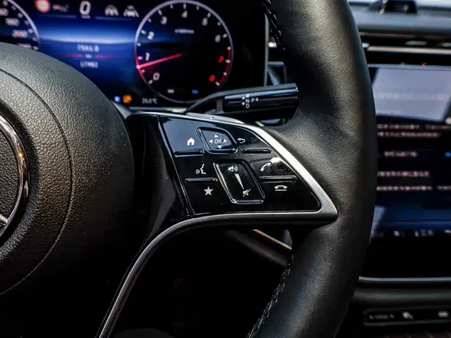 Mercedes-Benz E-Class — Фото автомобиля 16