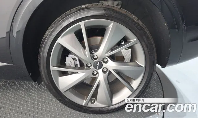 Genesis GV70 — Фото автомобиля 6