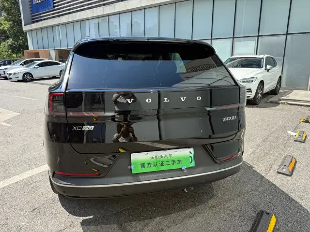 Volvo XC70 Plug-in Hybrid — Фото автомобиля 16