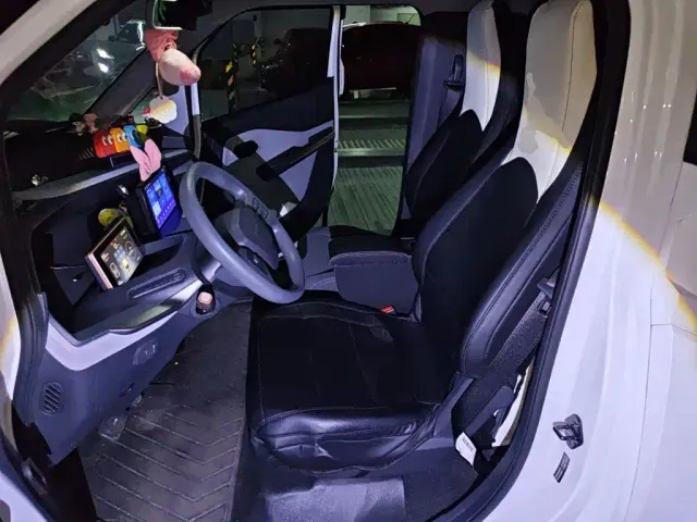 Wuling NanoEV — Фото автомобиля 11