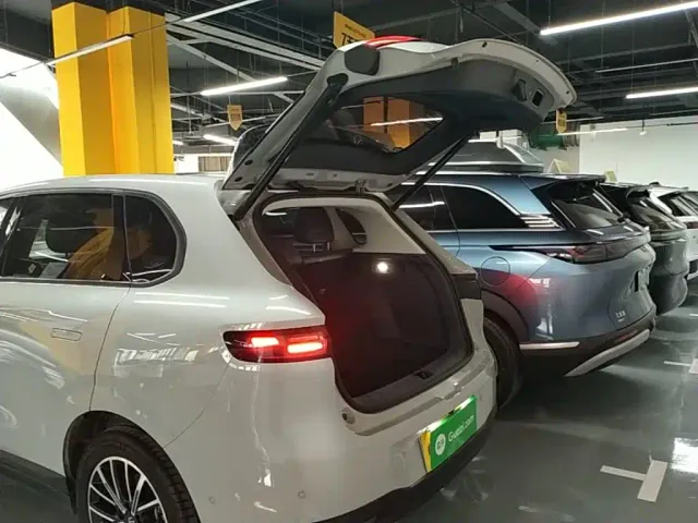 Leapmotor B10 — Фото автомобиля 18