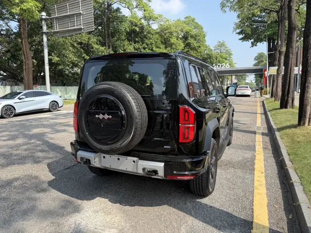 BYD FangChengBao Leopard 5 — Фото автомобиля 9