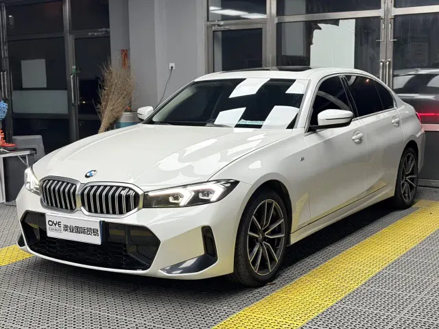 Фотография автомобиля — BMW 3 Series