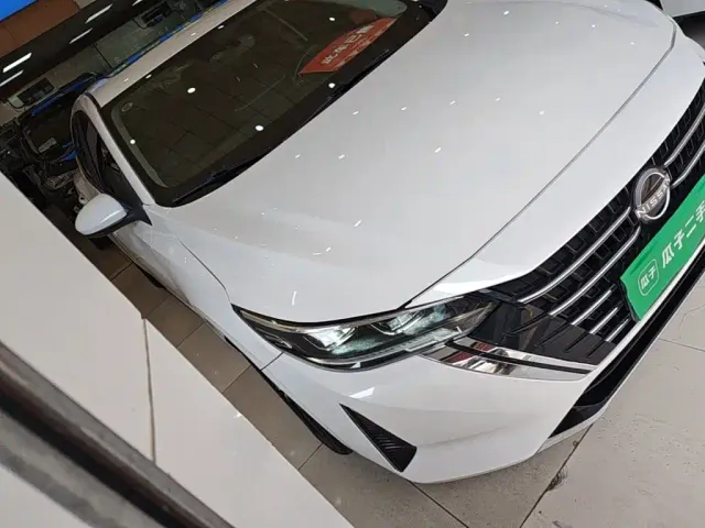 Nissan Sylphy — Фото автомобиля 3