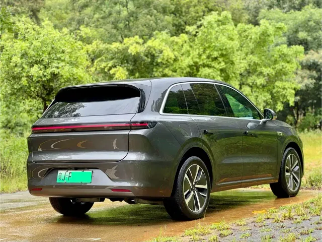 Li Auto L6 — Фото автомобиля 6