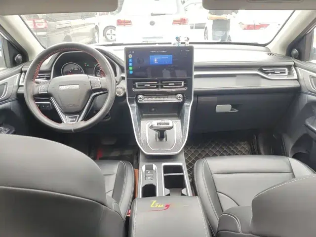 Haval M6 — Фото автомобиля 9