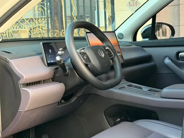 Leapmotor C10 — Фото автомобиля 6