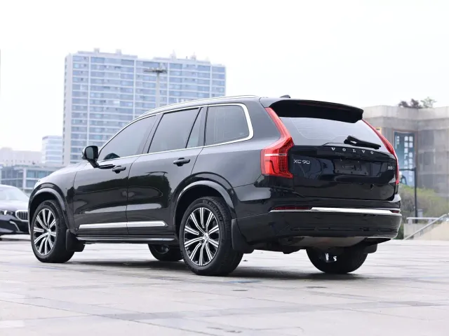 Volvo XC90 — Фото автомобиля 6